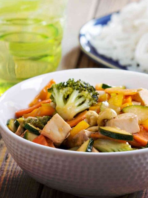 Asiatische Gemüsepfanne mit Tofu