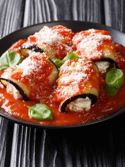 Auberginenröllchen mit Ricotta