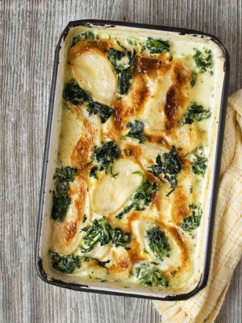 Kartoffelgratin mit Spinat und Käse