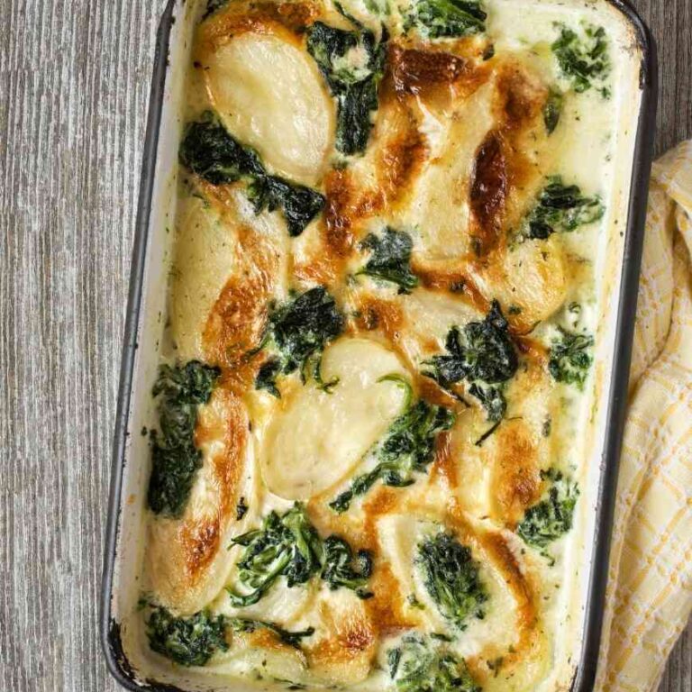 Kartoffelgratin mit Spinat und Käse