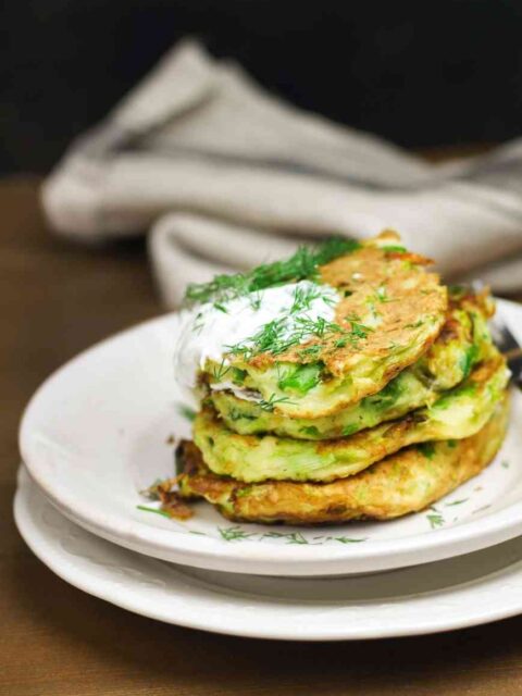 Zucchini-Puffer mit Kräuterquark