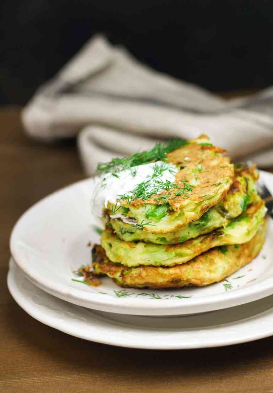 Zucchini-Puffer mit Kräuterquark