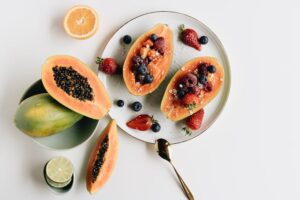 Papaya in der vegetarischen Ernährung: Vitamine, Vorteile und kreative Rezepte