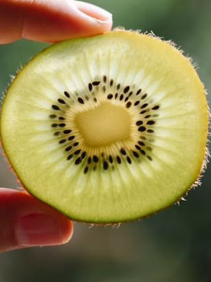 Kiwi in der vegetarischen Ernährung – Nährstoffe, Vorteile und frische Rezeptideen