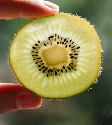 Kiwi in der vegetarischen Ernährung – Nährstoffe, Vorteile und frische Rezeptideen