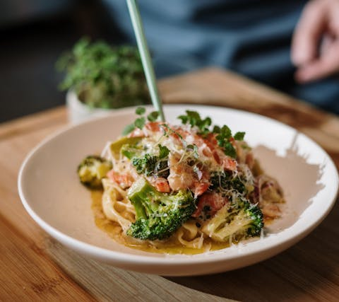Vegane Brokkoli-Käse-Pasta
