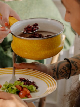 Vegetarisch genießen im Freundeskreis: Tipps für Gastgeber