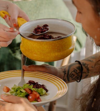 Vegetarisch genießen im Freundeskreis: Tipps für Gastgeber