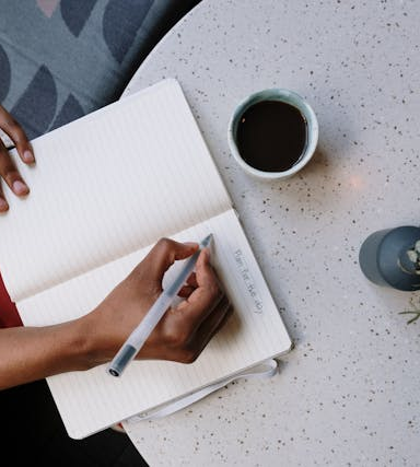 Achtsame Morgenroutinen für mehr Energie