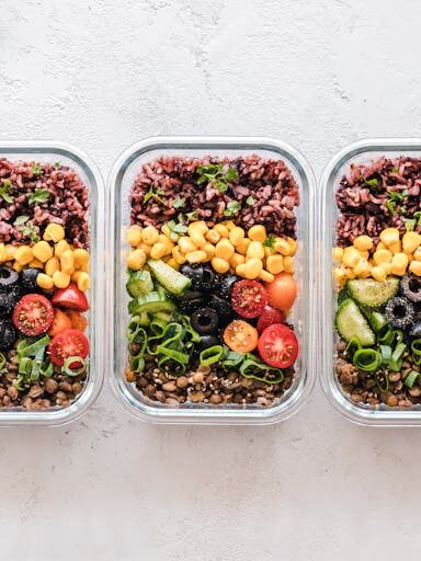 Meal-Prep für Sportler:innen: Energiegeladen & vegetarisch