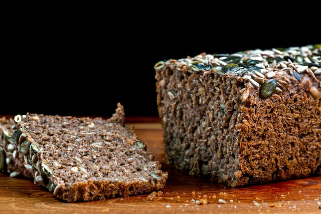 Vollkornbrot in der vegetarischen Ernährung – Nährstoffe, Vorteile und kreative Verwendungsideen