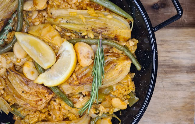 Vegane Paella mit Gemüse