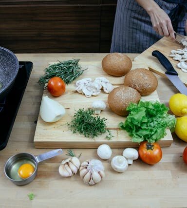 Vegetarische Küche für Anfänger:innen: Schritt für Schritt starten