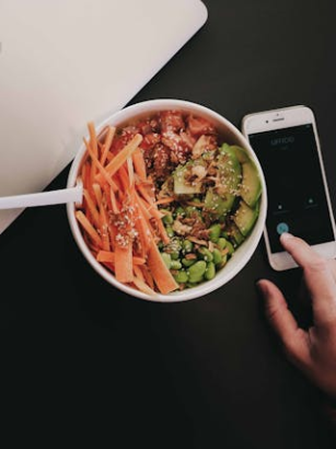 Vegan im Büro: Mit Meal-Prep stressfrei durch den Arbeitstag