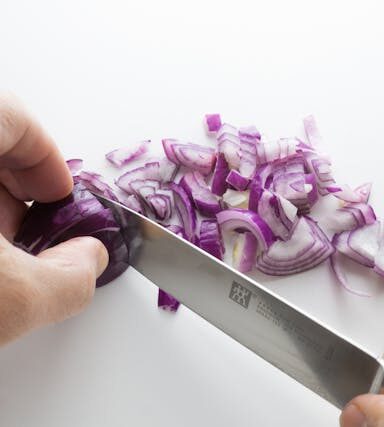 Zwiebeln in der vegetarischen Ernährung – Nährstoffe, Vorteile und vielseitige Rezeptideen