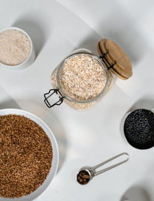 Superfoods in der veganen Ernährung: Von Spirulina bis Chiasamen