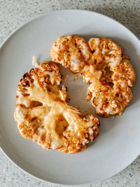 Blumenkohl-Steaks mit Kräuterquark