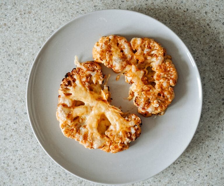 Blumenkohl-Steaks mit Kräuterquark