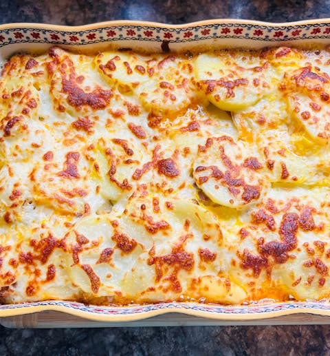 Kartoffelgratin mit Spinat und Käse