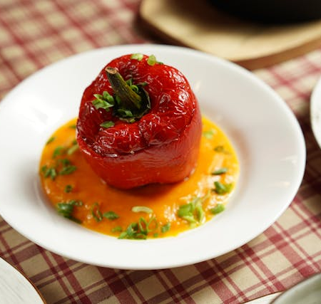 Gefüllte Paprika mit Reis und Gemüse - Rezept