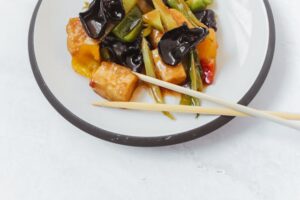 Vegane Ersatzprodukte im Test: Von Milch bis Käse