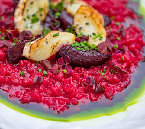 Rote-Bete-Risotto mit Ziegenkäse