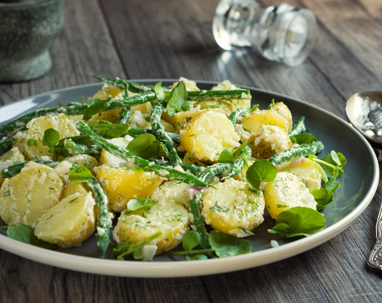 Warmer Kartoffel-Bohnen-Salat mit Senf-Dressing