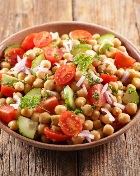 Kichererbsen-Salat mit Avocado und Limette