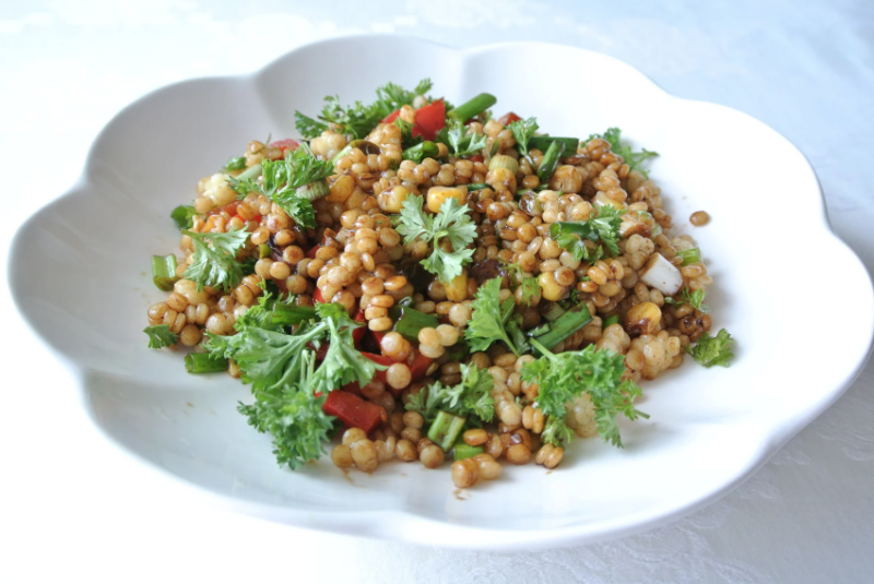 Linsensalat mit Ofengemüse und Senf-Dressing