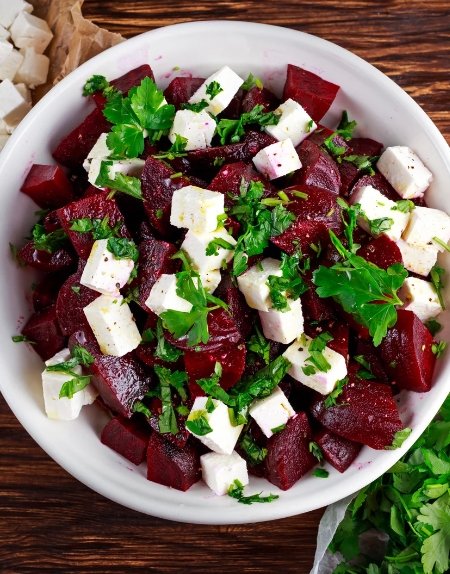 Rote-Bete-Salat mit Walnüssen und Ziegenkäse