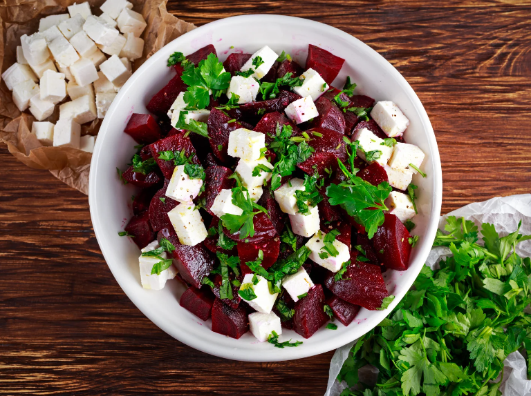 Rote-Bete-Salat mit Walnüssen und Ziegenkäse