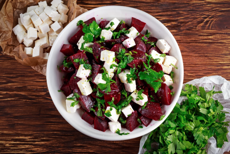 Rote-Bete-Salat mit Walnüssen und Ziegenkäse