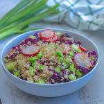 Quinoa-Salat mit Mango und Edamame