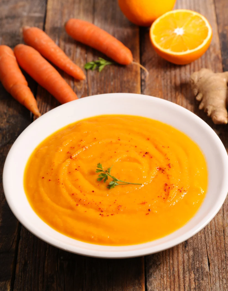 Karotten-Ingwer-Suppe mit Kokosmilch