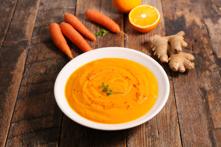 Karotten-Ingwer-Suppe mit Kokosmilch