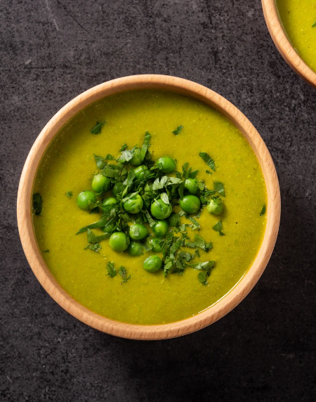 Erbsensuppe mit frischer Minze
