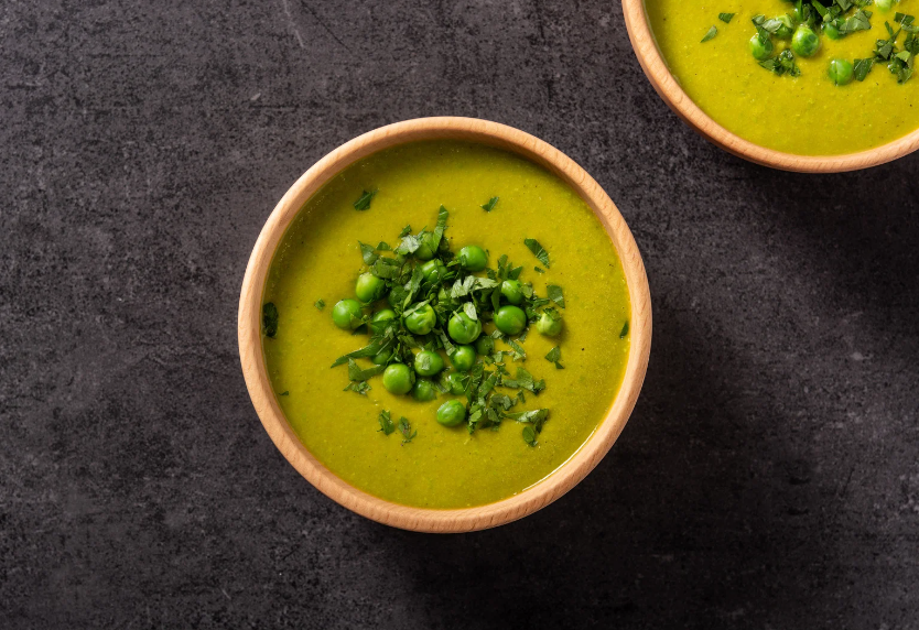 Erbsensuppe mit frischer Minze