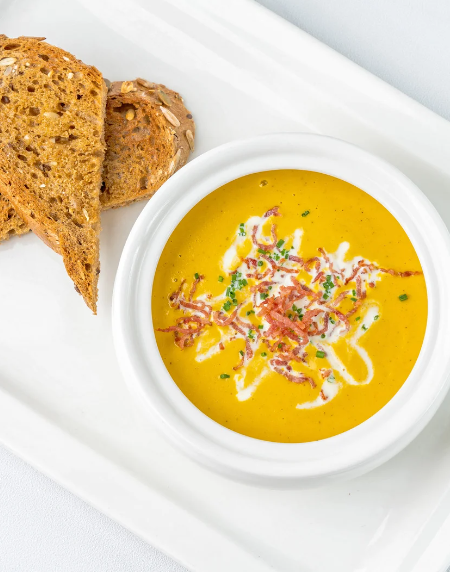 Rote-Linsen-Suppe mit Karotten und Ingwer