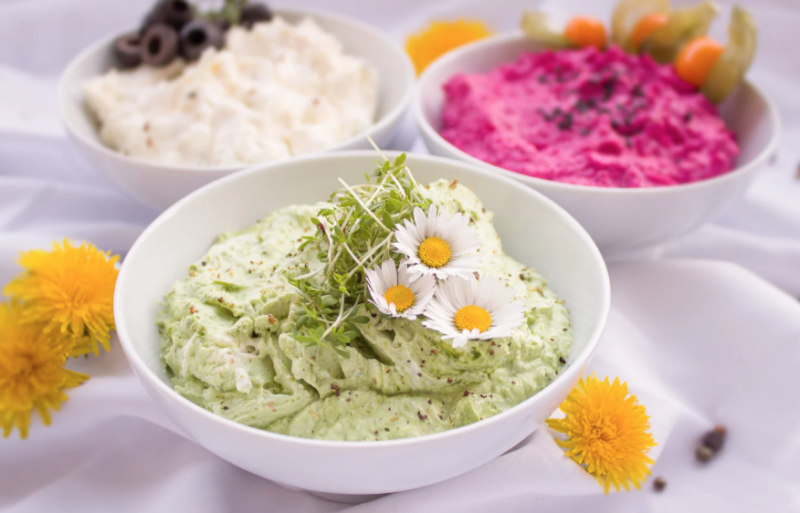 Zucchini-Feta-Dip mit Kräutern