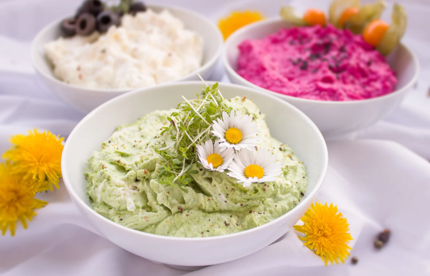 Zucchini-Feta-Dip mit Kräutern