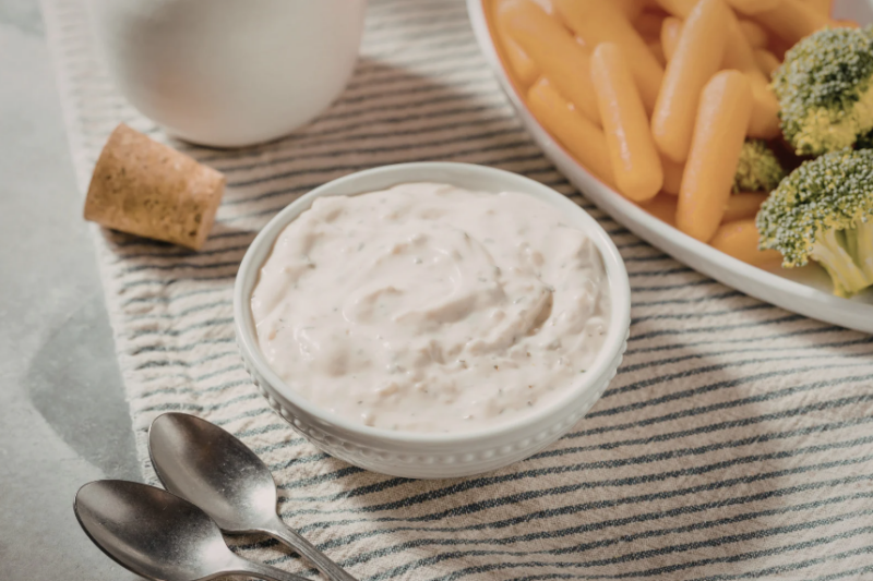 Gerösteter Knoblauch-Dip mit Zitronenöl