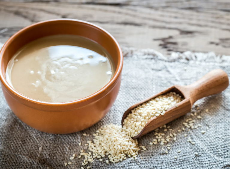 Joghurt-Tahini-Dip mit Sumach