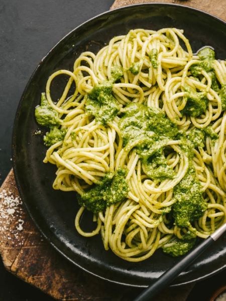 Pasta mit Spinat, Walnüssen und Ziegenkäse