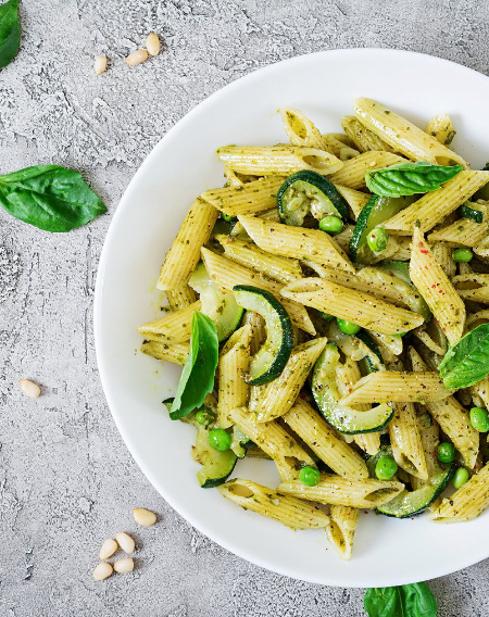 Pasta mit Zucchini und Zitronen-Olivenöl