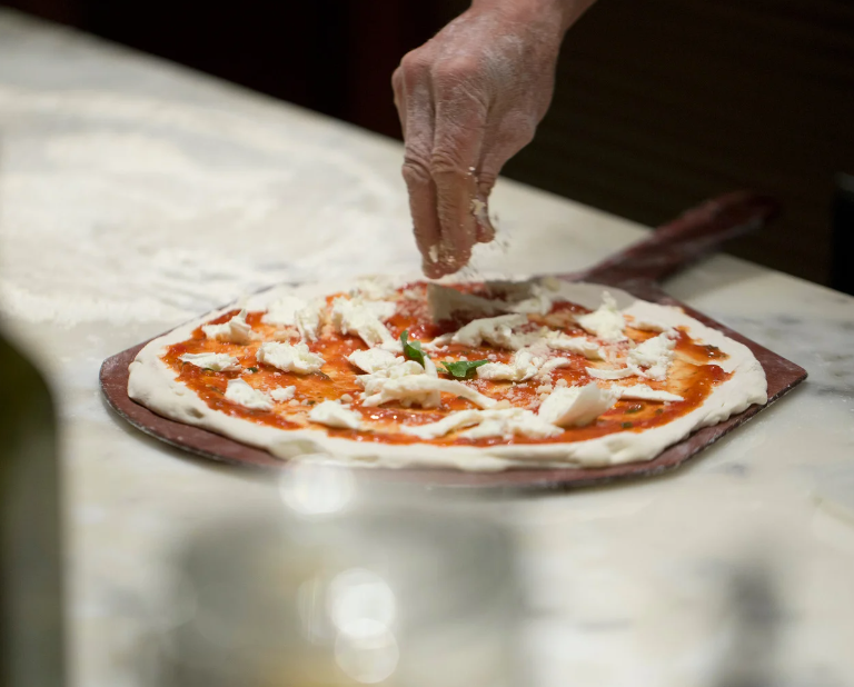 Pizza alle Noci – mit Gorgonzola & Walnüssen