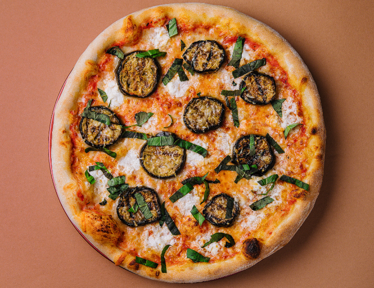 Pizza alla Norma – mit Auberginen & Ricotta