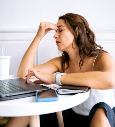 Vitamin-B2-Mangel bei Vegetariern: Ursachen, Symptome und pflanzliche Lösungen