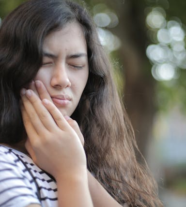 Fluoridmangel bei Vegetariern: Ursachen, Symptome und pflanzliche Lösungen