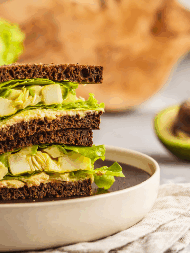 Hummus-Avocado-Sandwich