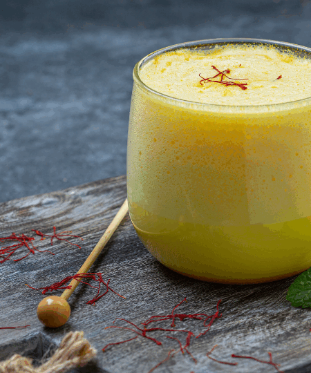 Safran-Milch (Heiße Safranmilch)